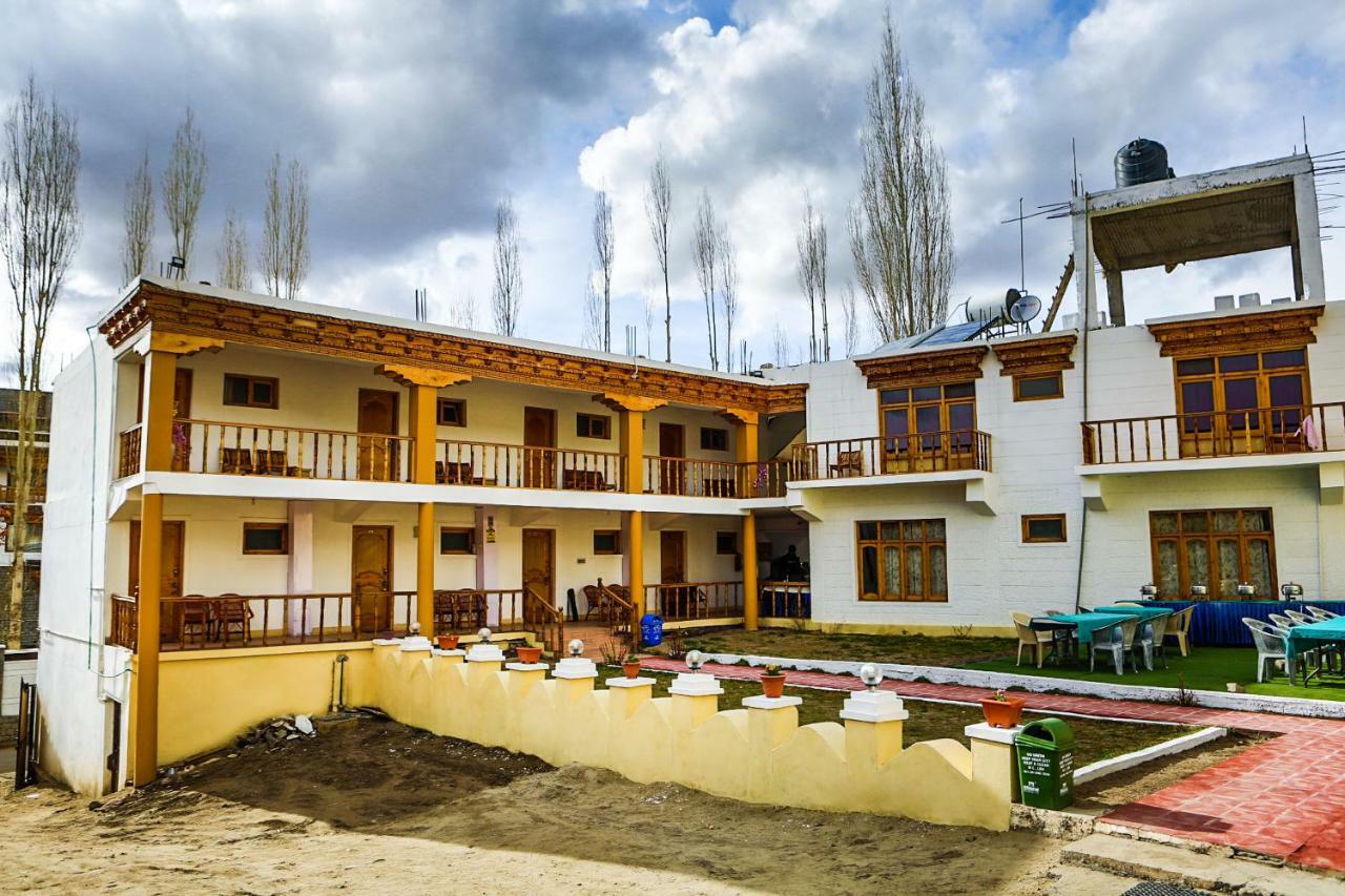 Oyo 37004 City Heart Guest House Leh Eksteriør bilde